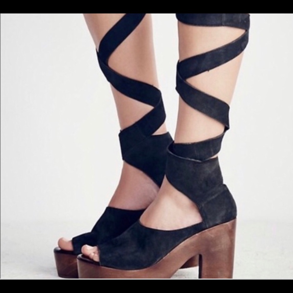 Free People lace up clogs/platforms